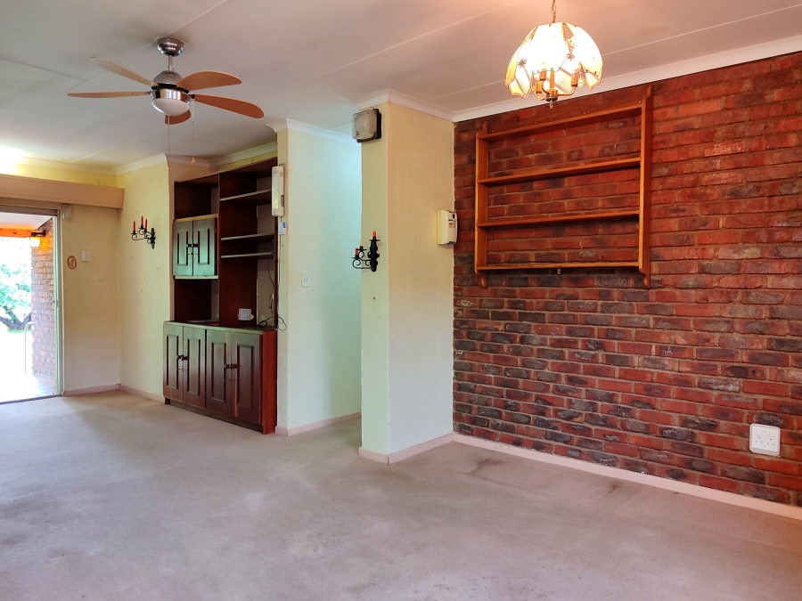 2 Bedroom Property for Sale in Roosheuwel North West